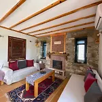 Lamin House 펜션 Sirince